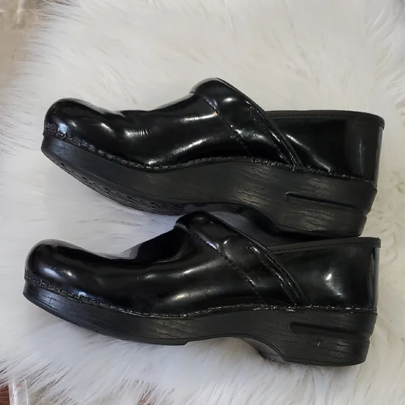 Dansko Black Mules with Reflective Finish Size 39 - Picture 2 of 14